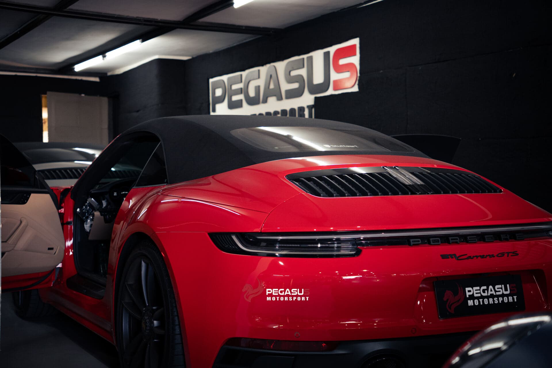 Porsche 911 preparado pela Pegasus Motorsport