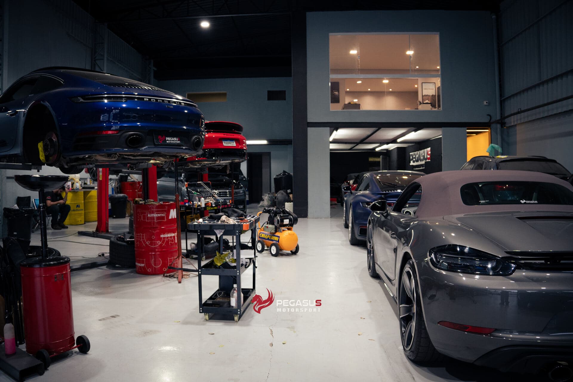 Vista geral da oficina Pegasus Motorsport